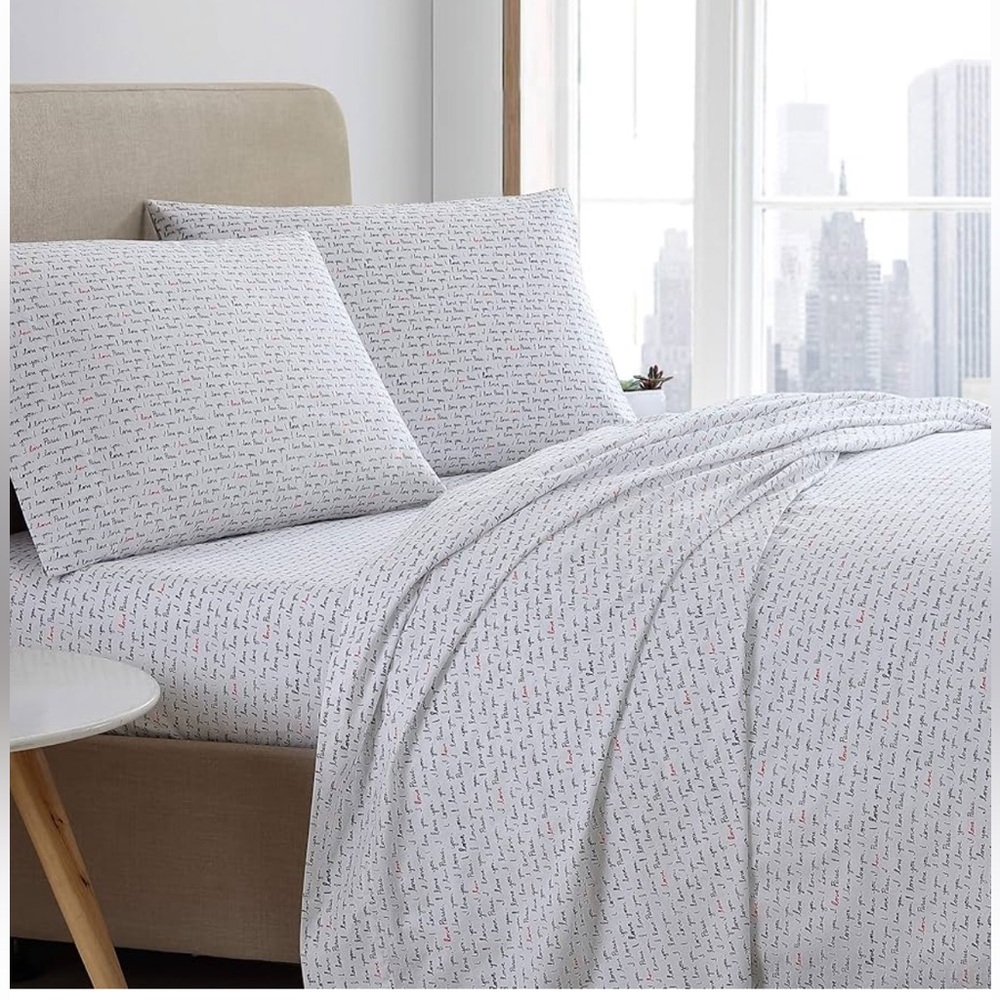 I love you Paris Queen sheet set by Ellen Degeneres